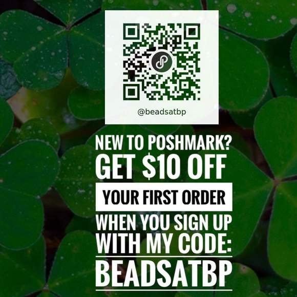 Unsigned Vintage Red Cushion Cut Red Rhinestone Ornate Gold-tone Earrings 15.7g - Picture 12 of 12